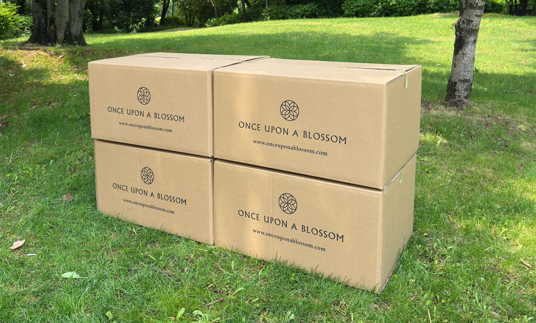 How flower walls ship to the customer (in 4 protective paper boxes)