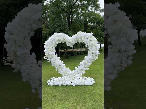 Echo – White Heart-Shaped Flower Arch for Weddings & Proposals